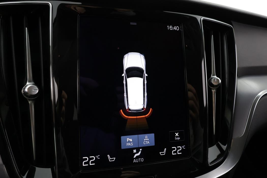 VOLVO V60 2021