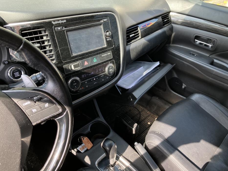 MITSUBISHI Outlander 2016