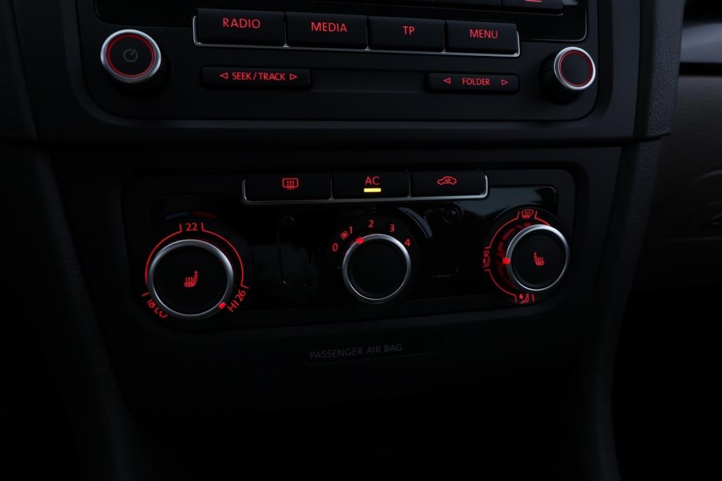 VOLKSWAGEN Golf 2011