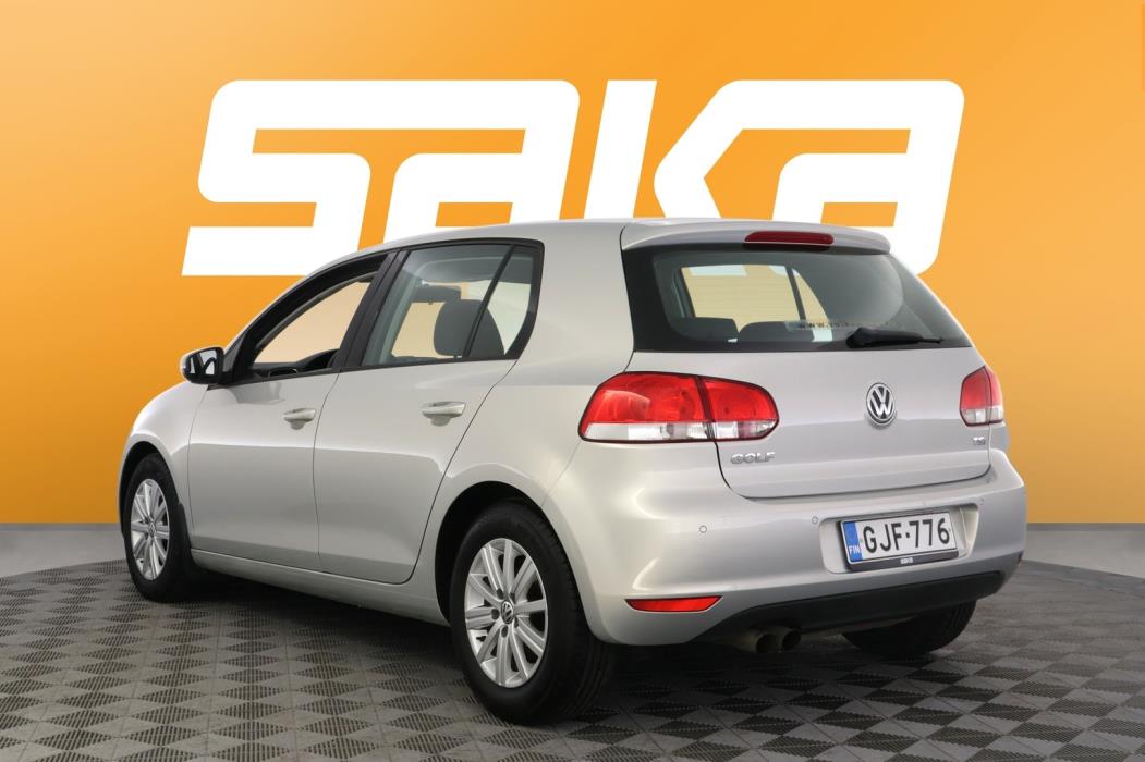 VOLKSWAGEN Golf 2011