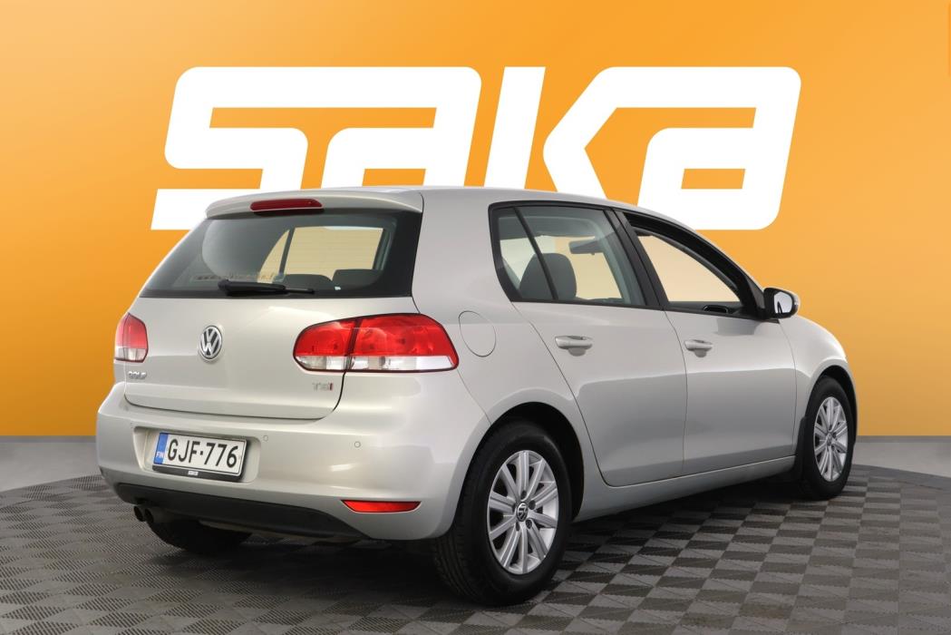 VOLKSWAGEN Golf 2011