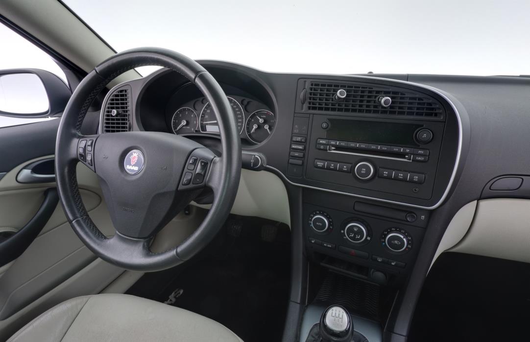 SAAB 9-3 2011