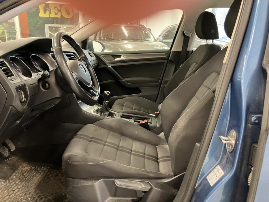 VOLKSWAGEN Golf 2013