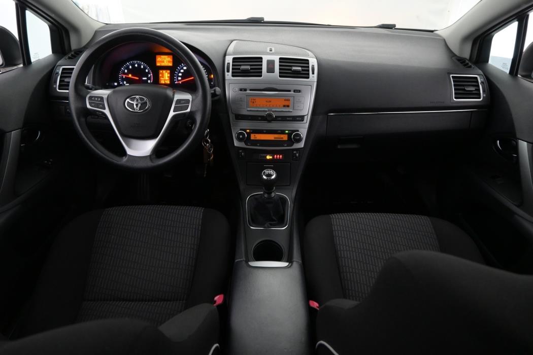 TOYOTA Avensis 2014