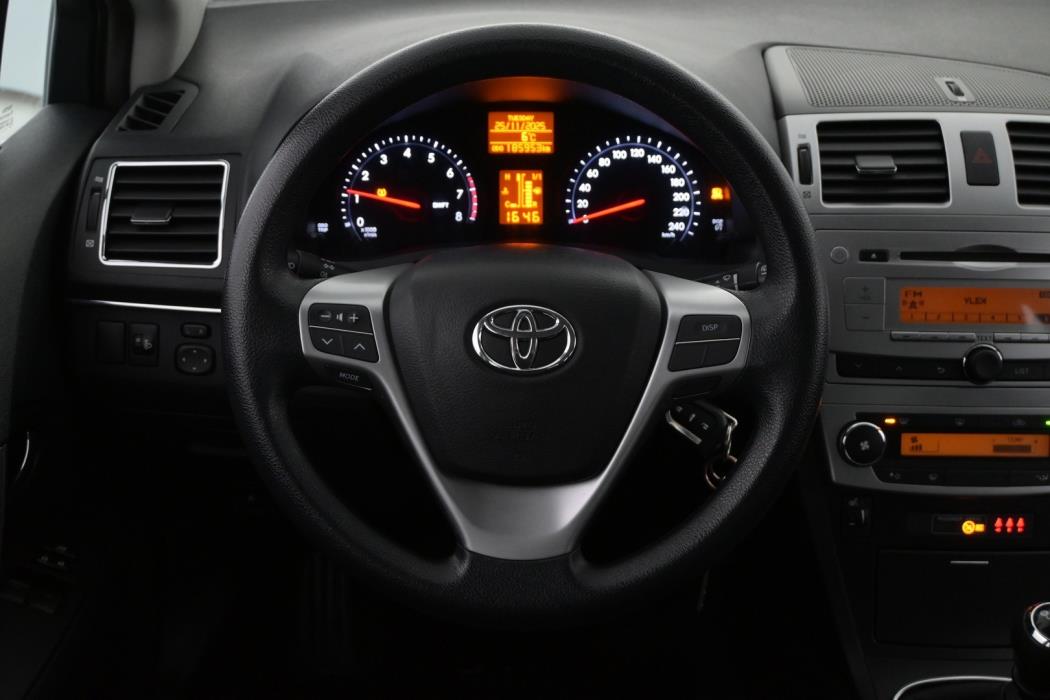 TOYOTA Avensis 2014