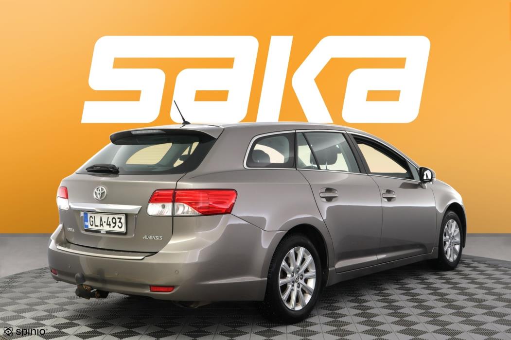 TOYOTA Avensis 2014