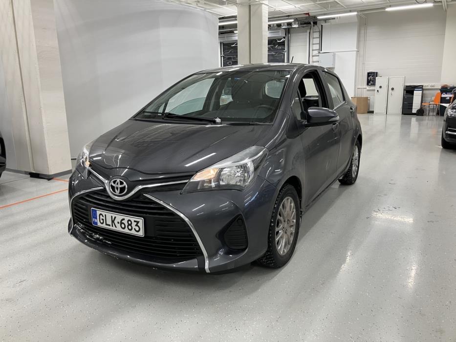 TOYOTA Yaris 2015