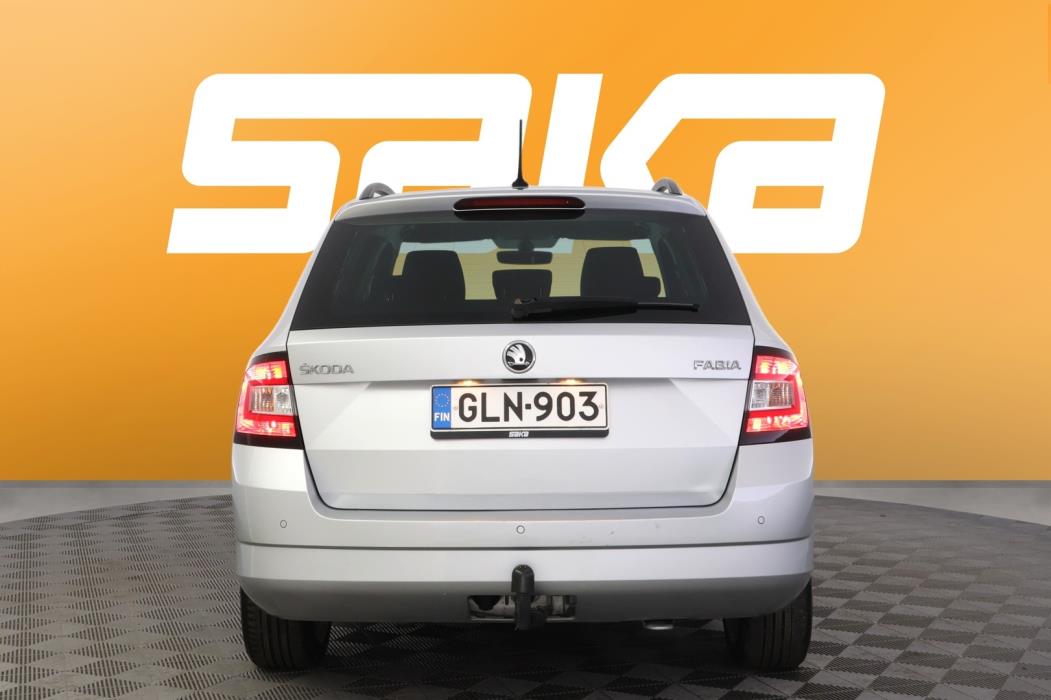 SKODA Fabia 2015