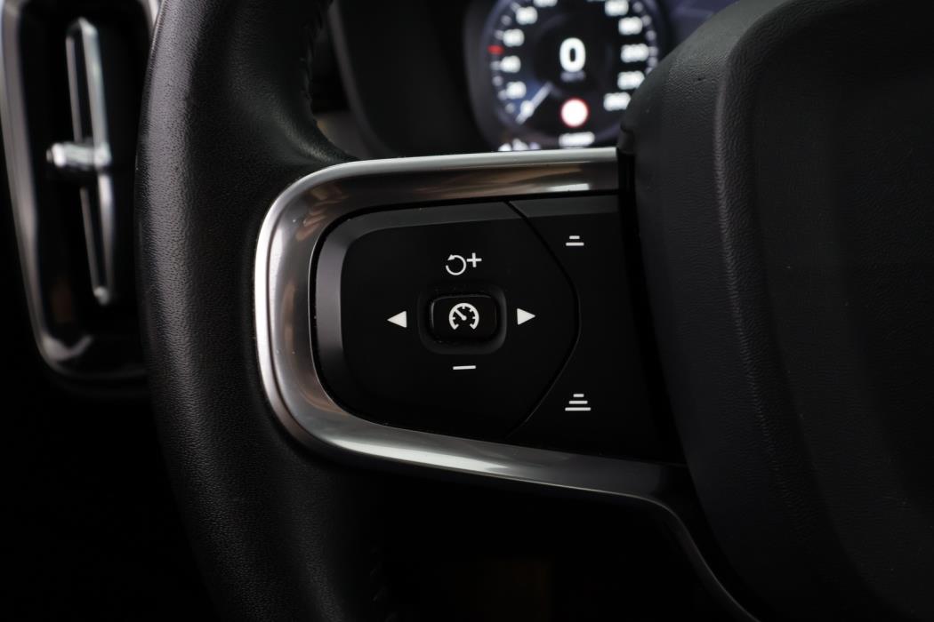 VOLVO XC40 2019