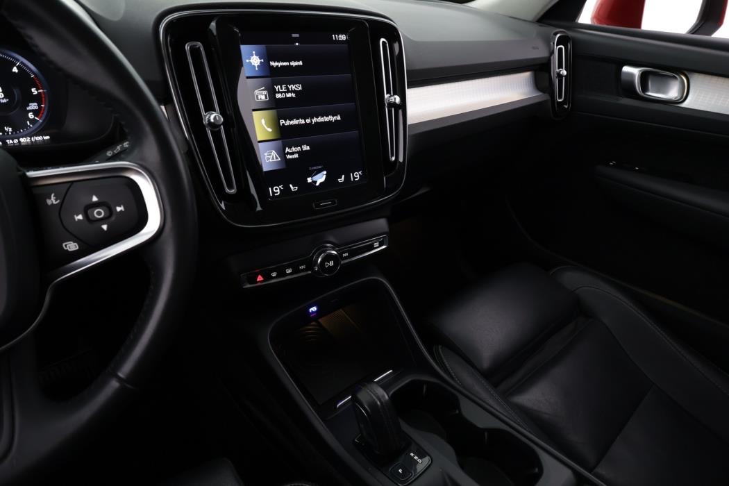 VOLVO XC40 2019