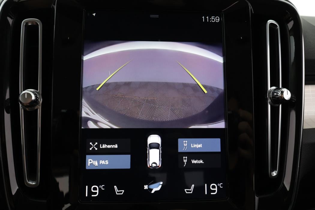 VOLVO XC40 2019