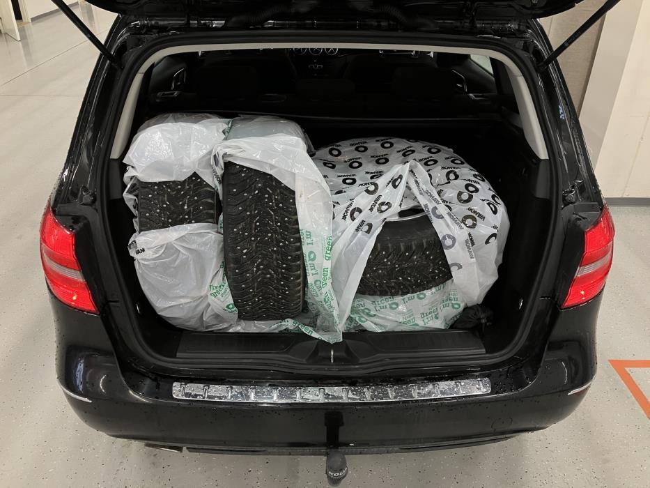 MERCEDES-BENZ B 2012