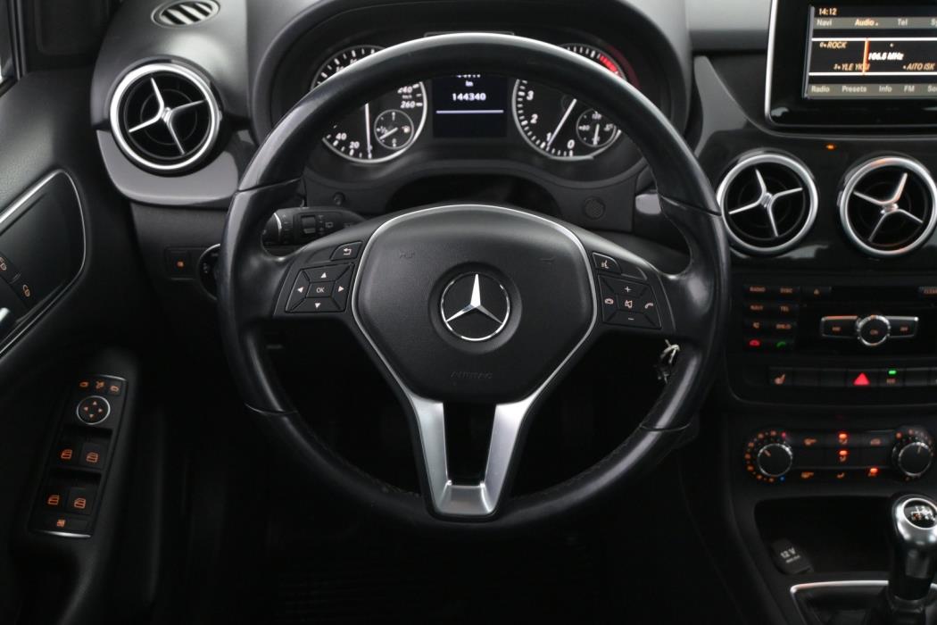 MERCEDES-BENZ B 2012