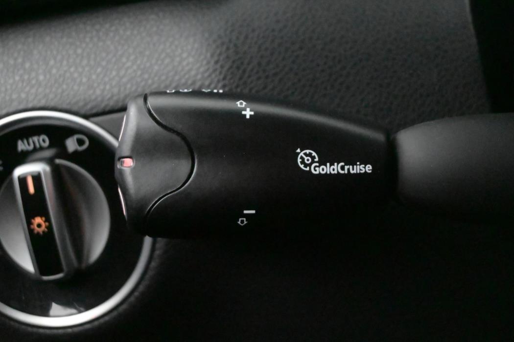 MERCEDES-BENZ B 2012