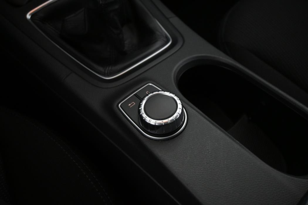 MERCEDES-BENZ B 2012