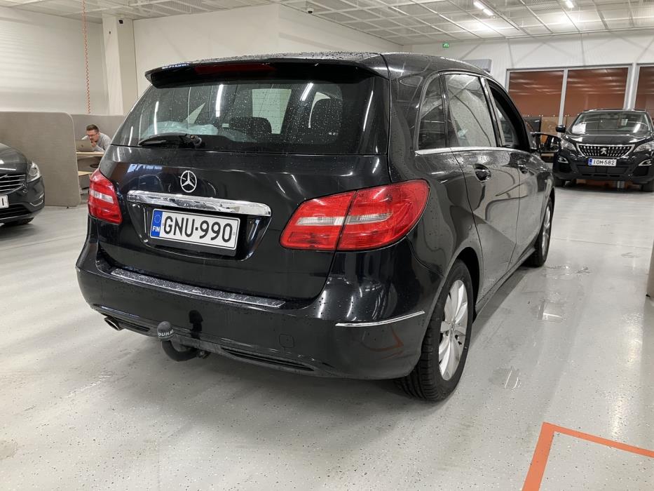 MERCEDES-BENZ B 2012