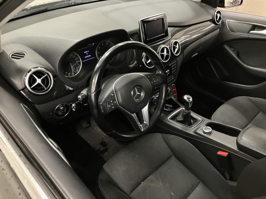 MERCEDES-BENZ B 2012