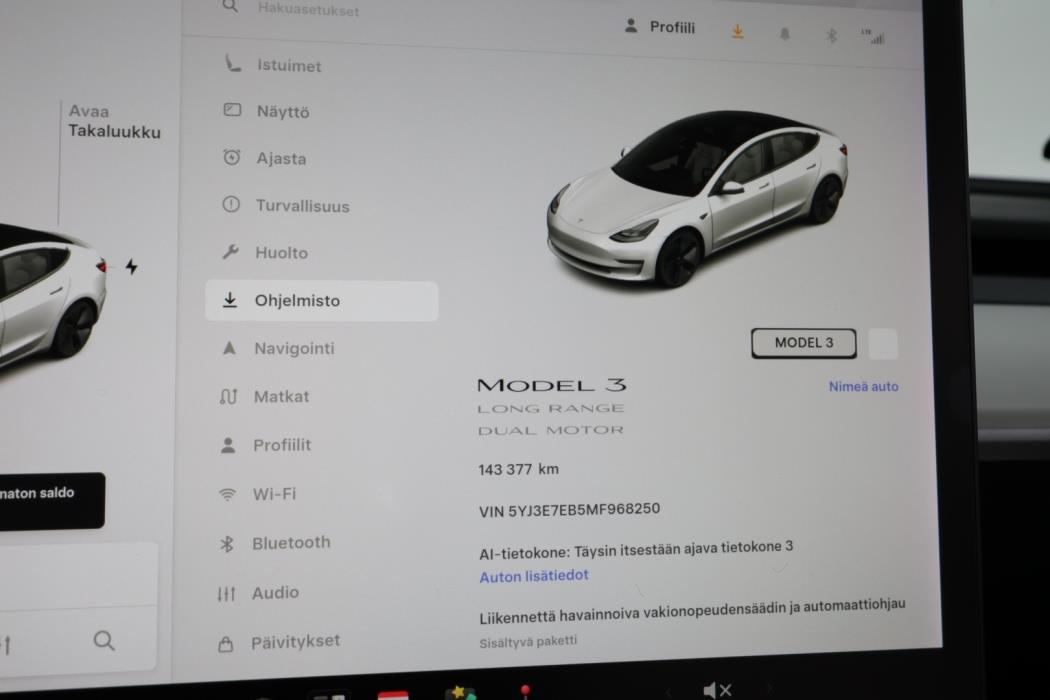 TESLA Model 3 2021