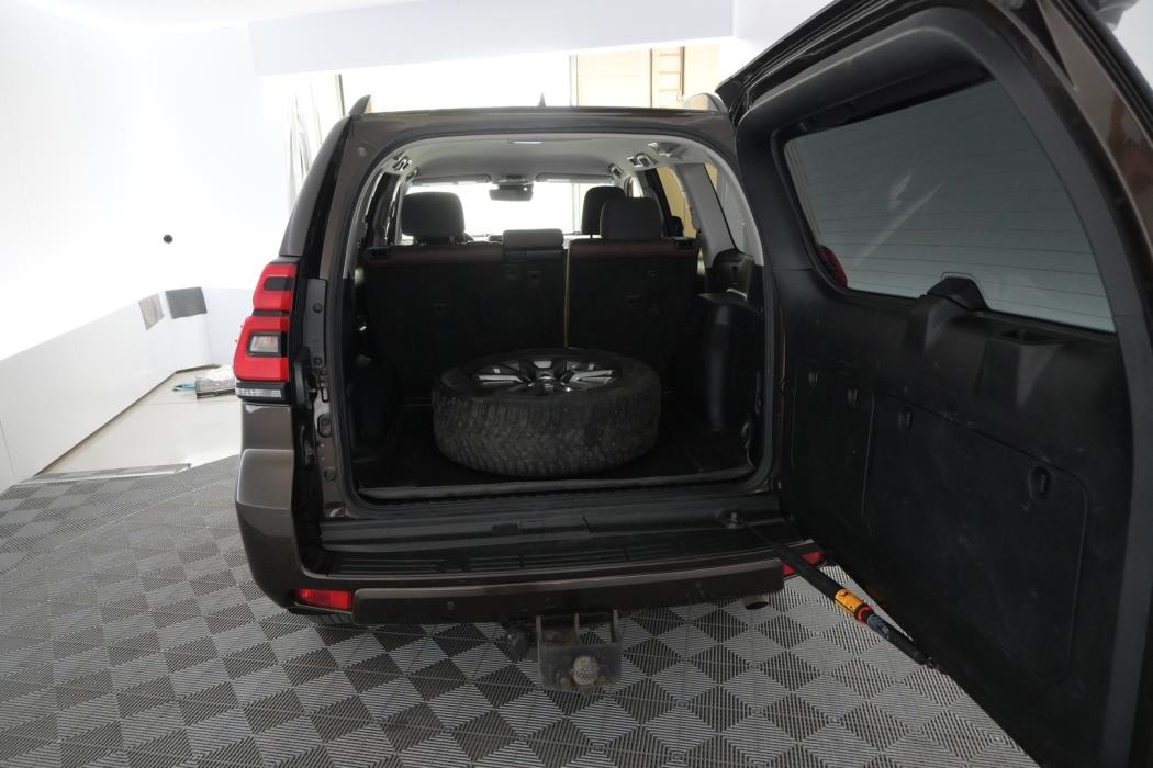 TOYOTA LAND CRUISER 2018