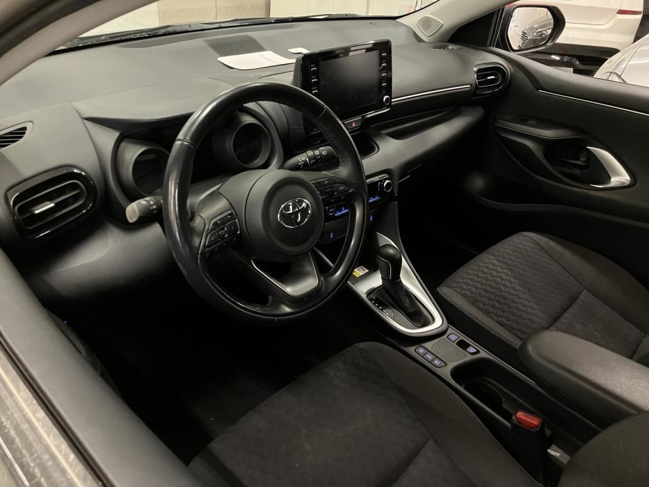 TOYOTA Yaris 2021