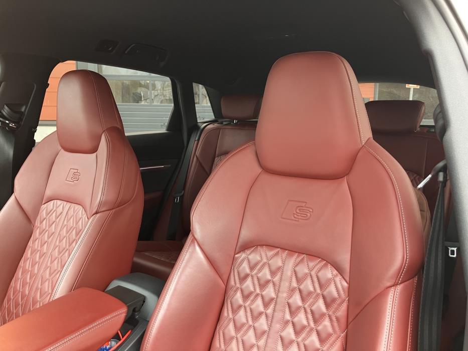 AUDI e-tron 2022