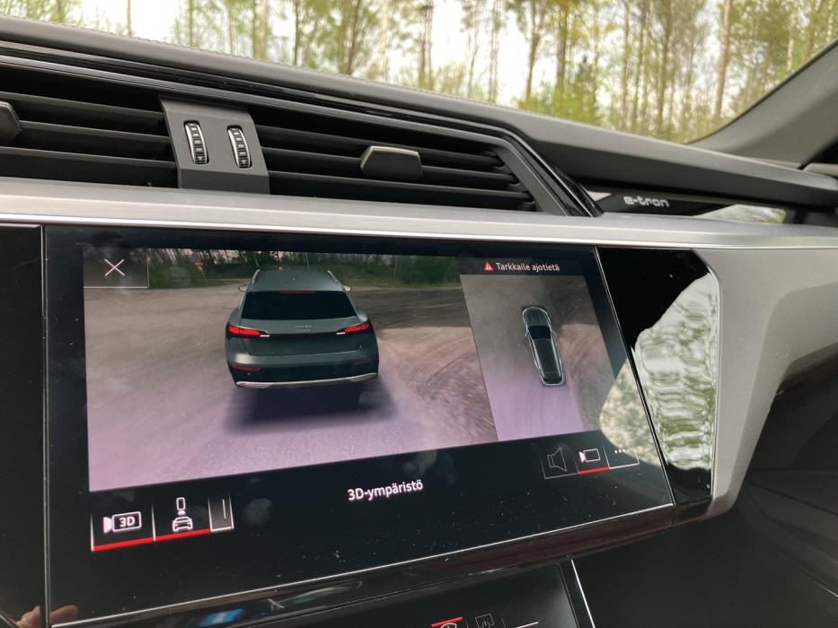 AUDI e-tron 2022