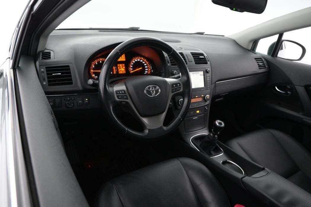 TOYOTA Avensis 2009
