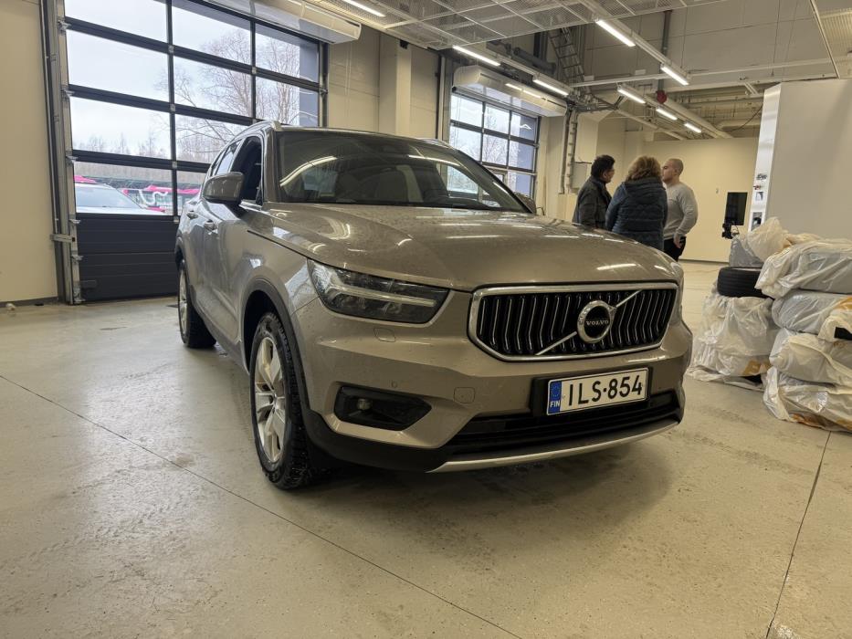 VOLVO XC40 2021
