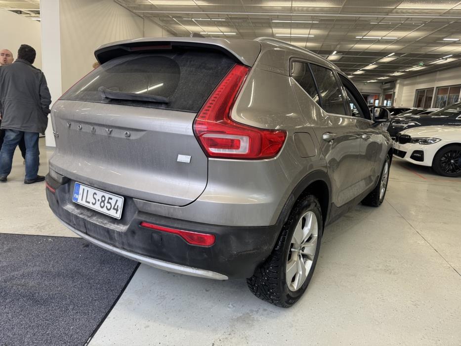 VOLVO XC40 2021
