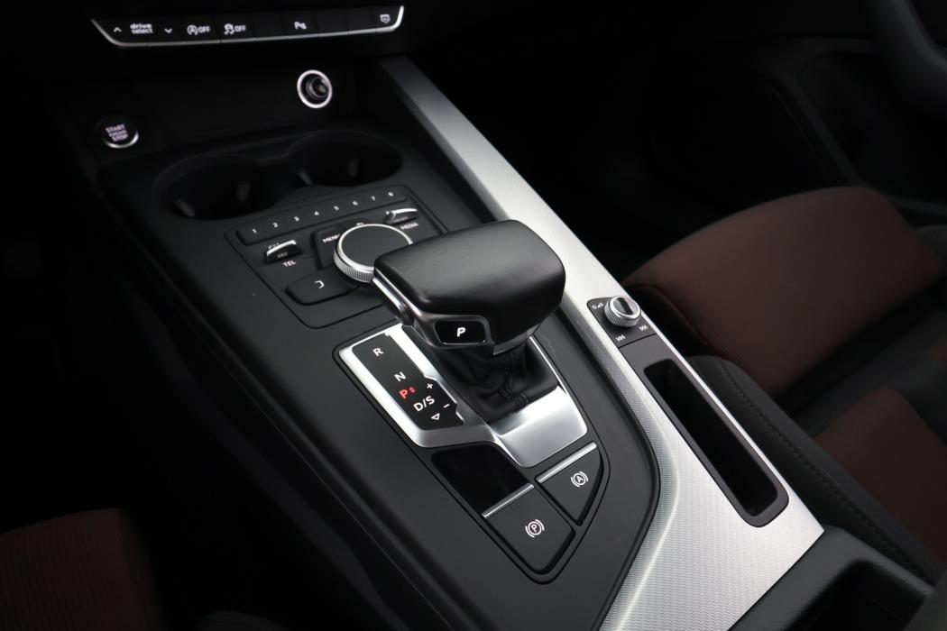 AUDI A4 2016