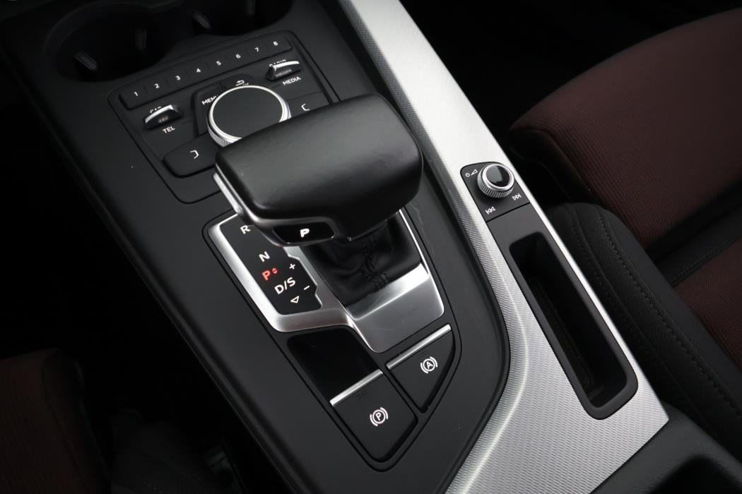 AUDI A4 2016