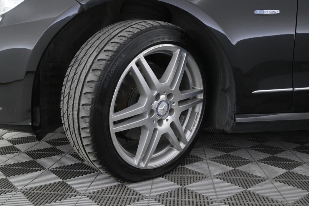 MERCEDES-BENZ E 2010