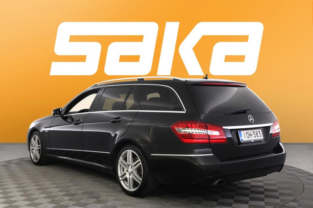 MERCEDES-BENZ E 2010