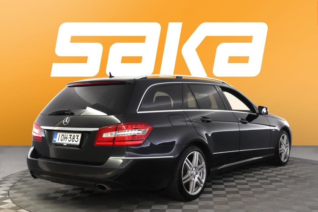 MERCEDES-BENZ E 2010