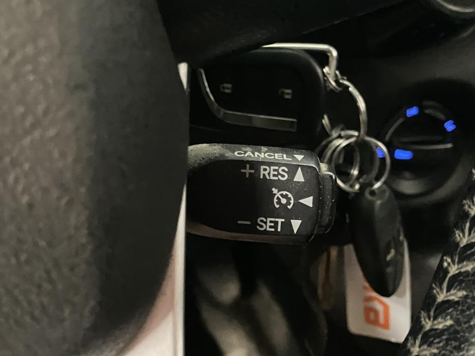 TOYOTA Hilux 2019