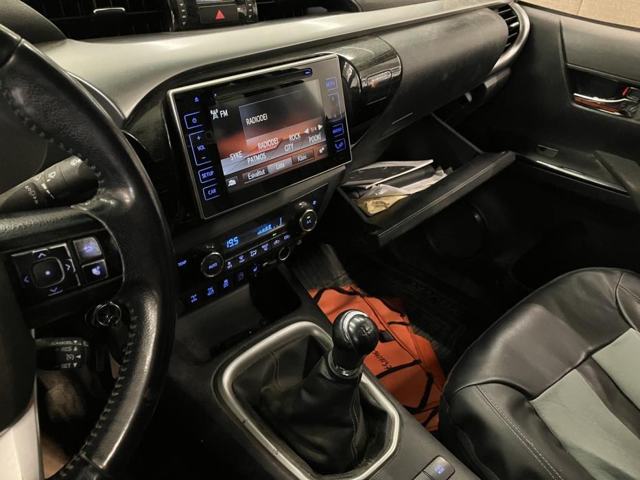 TOYOTA Hilux 2019