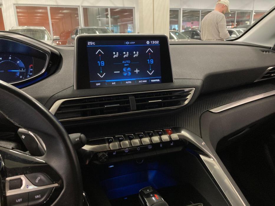PEUGEOT 3008 2019