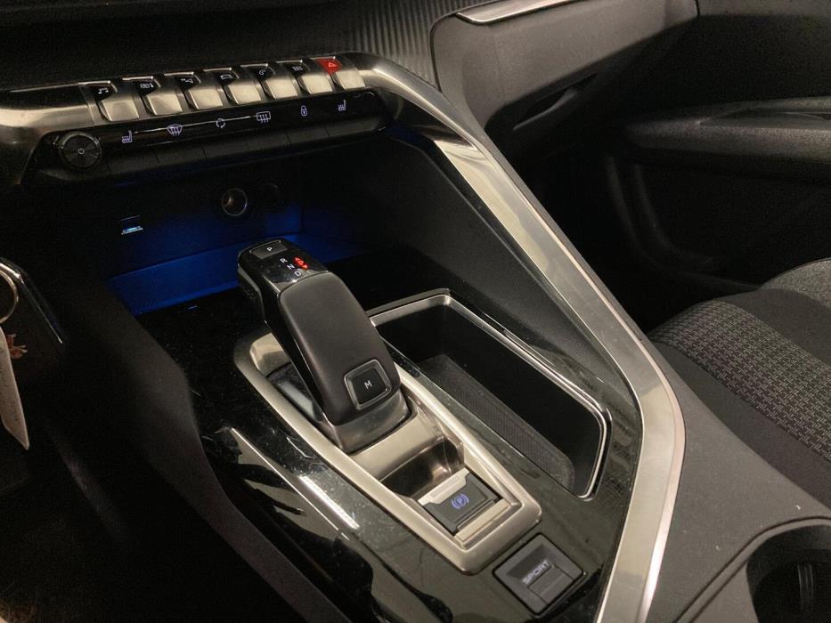 PEUGEOT 3008 2019