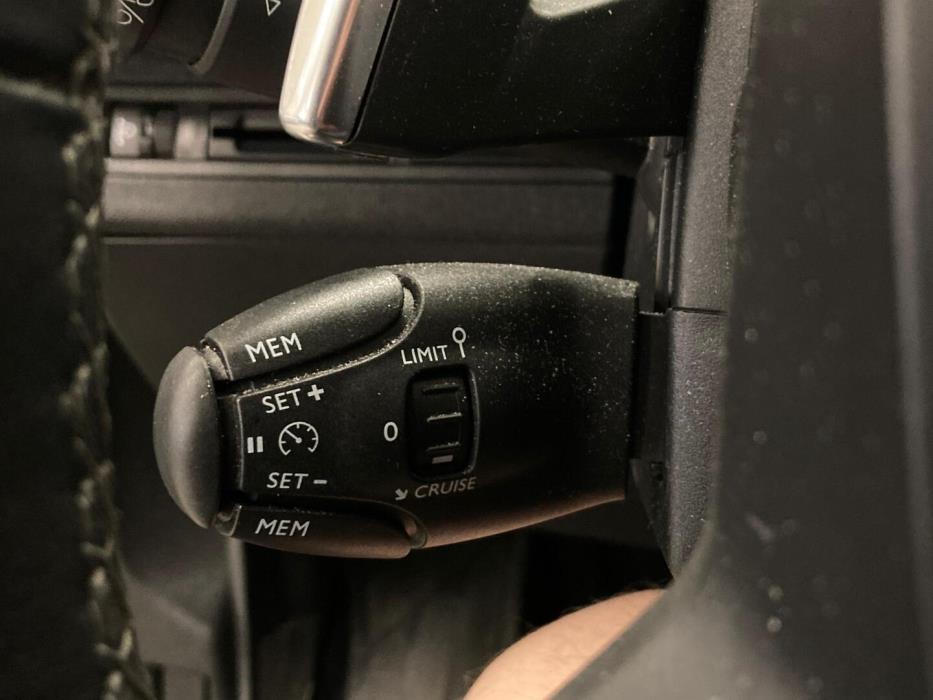 PEUGEOT 3008 2019