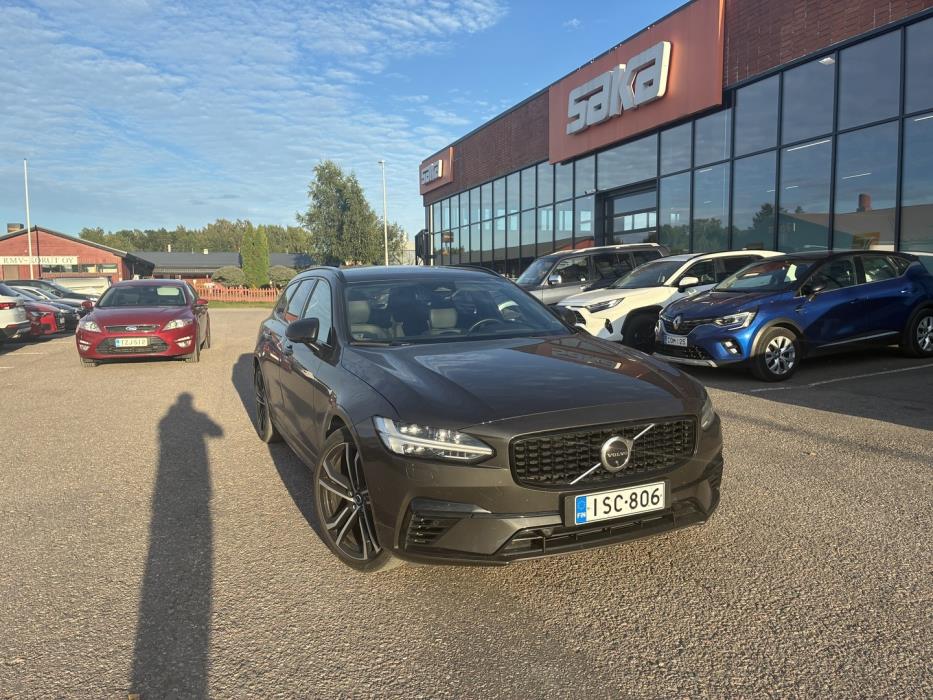 VOLVO V90 2023