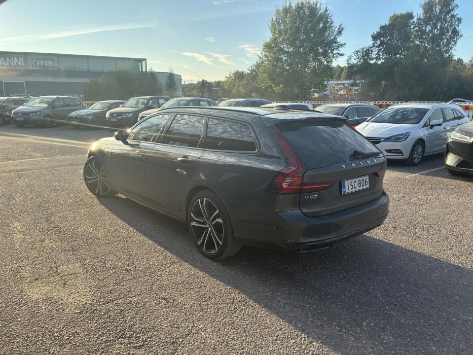 VOLVO V90 2023