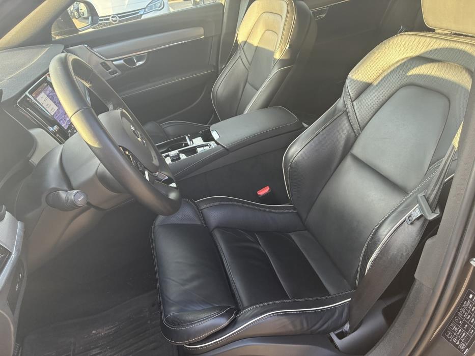 VOLVO V90 2023