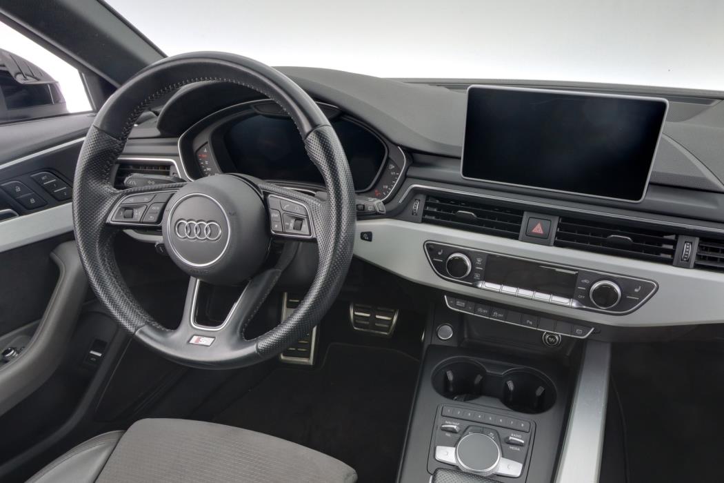 AUDI A4 2018