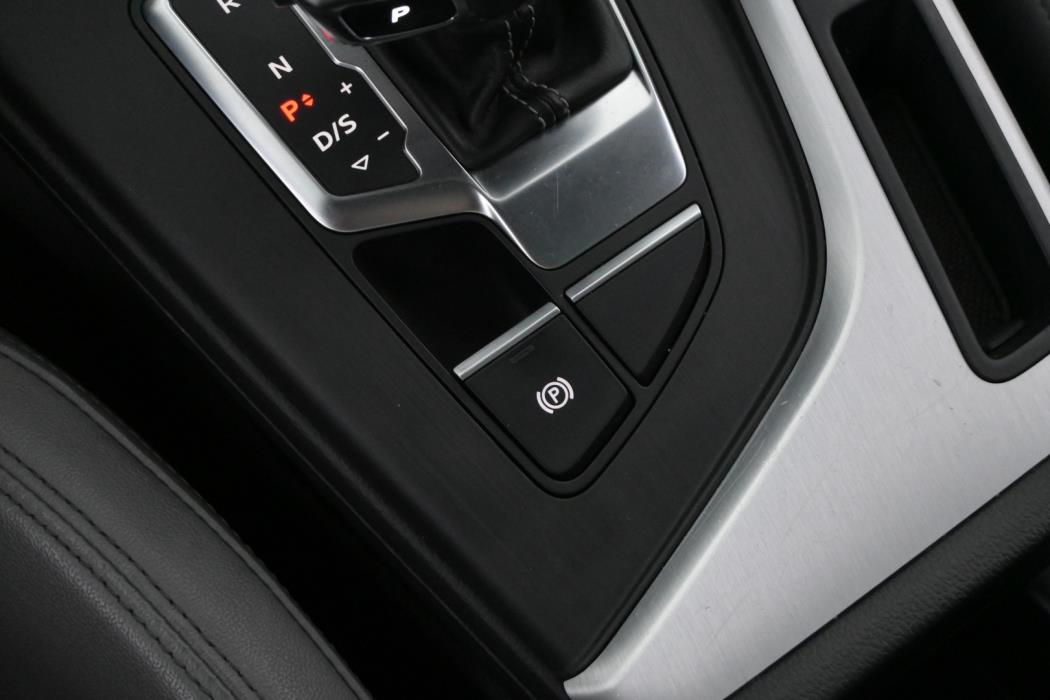 AUDI A4 2018