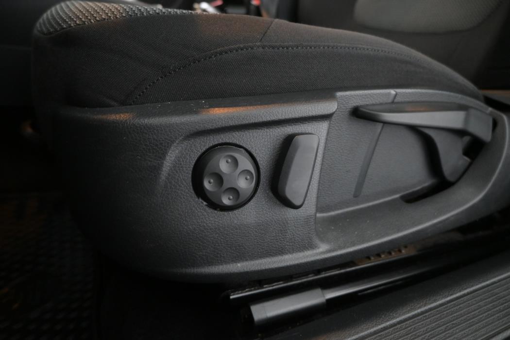 VOLKSWAGEN Passat 2011