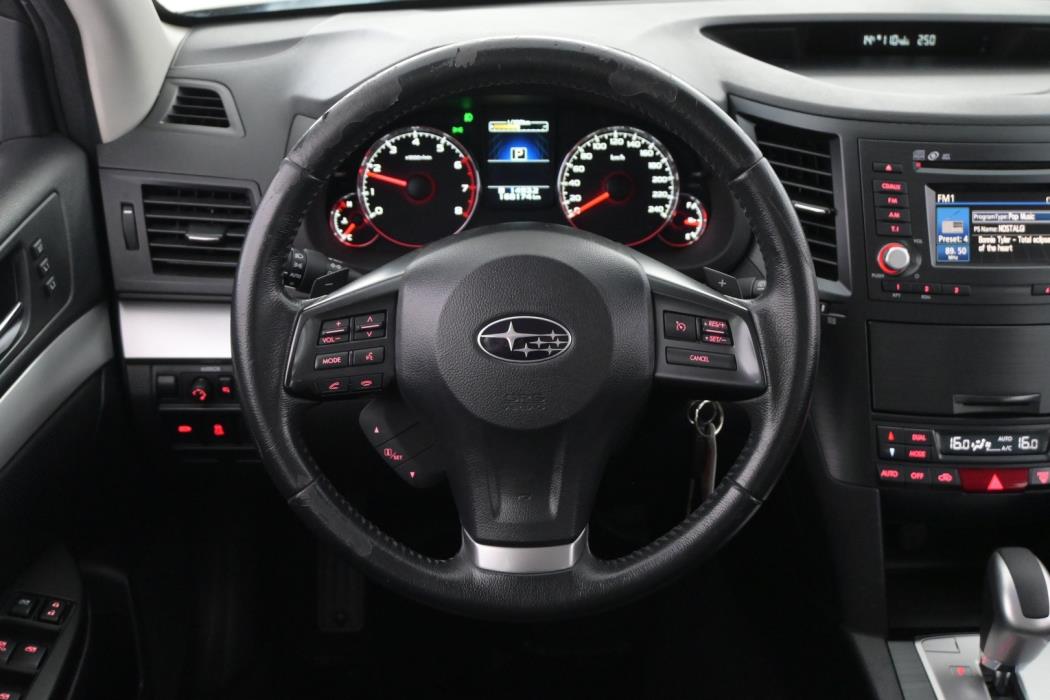 SUBARU Outback 2014