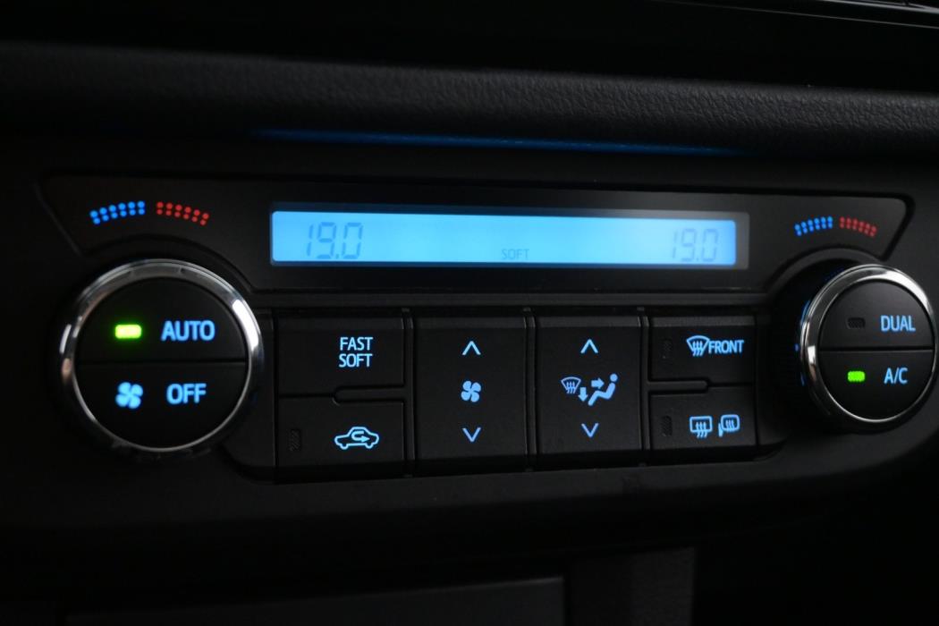 TOYOTA Corolla 2014