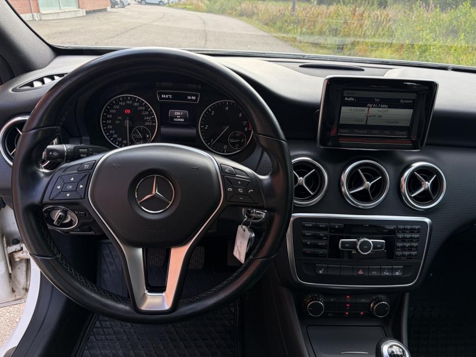 MERCEDES-BENZ A 2014