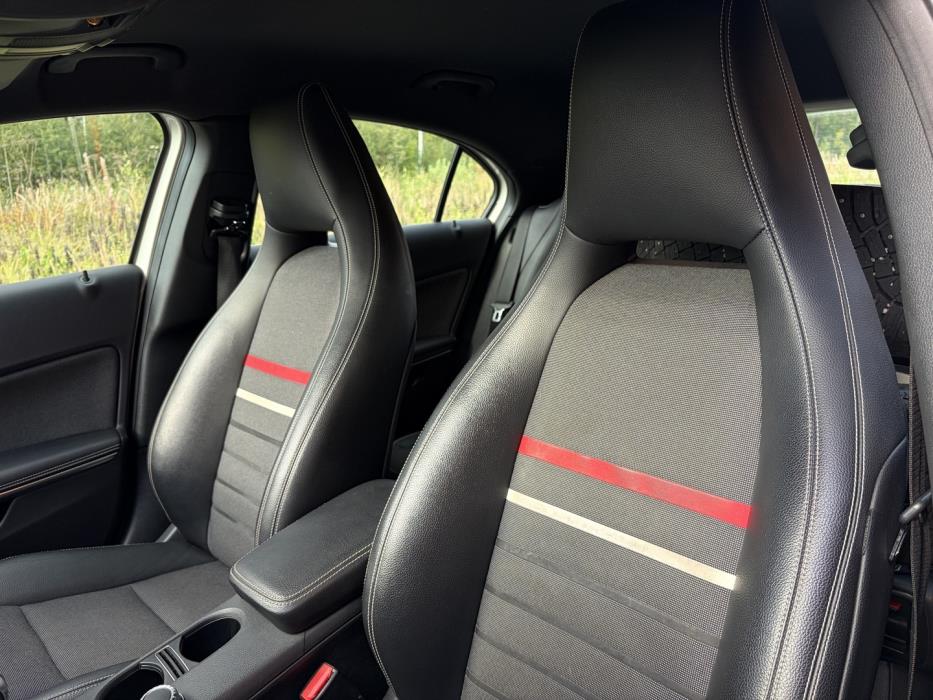 MERCEDES-BENZ A 2014