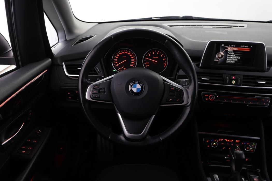 BMW 218 2015
